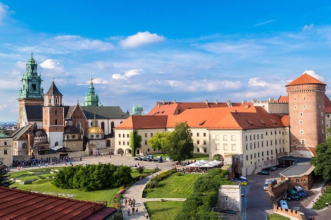 Krakow: Wawel Castle & Cathedral Guided Tour - Entering Krakow’s Wawel World: Royal Residence and UNESCO Site