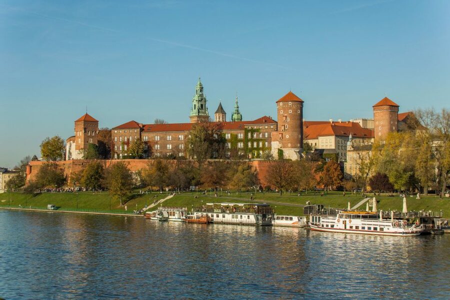 Krakow: Wawel Castle, Cathedral, Rynek Underground & Lunch - Meeting point and how the 5.5-hour flow really works