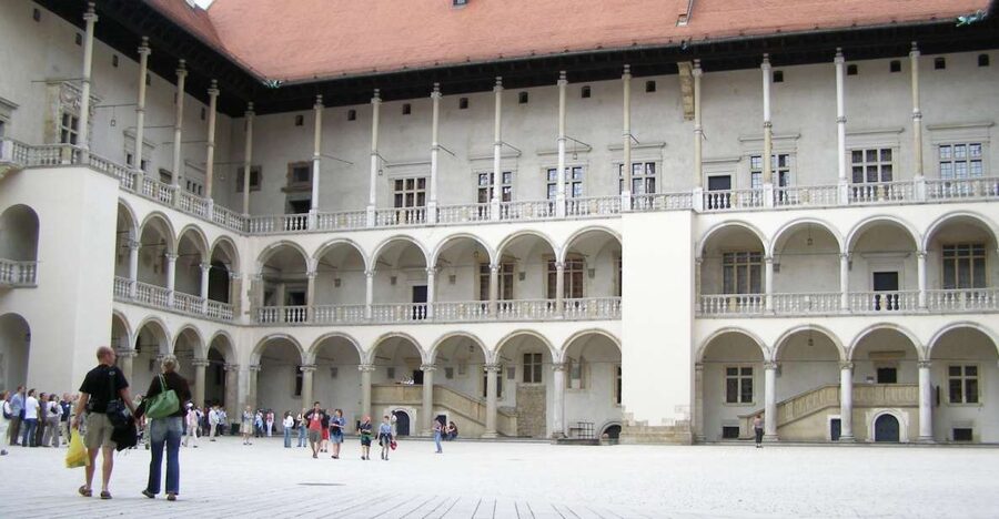 Krakow: Wawel Castle Guided Tour - A royal Krakow landmark, paced for real-life time