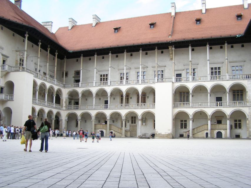 Krakow: Wawel Castle Guided Tour - What to bring, what not to bring, and how to avoid hassles