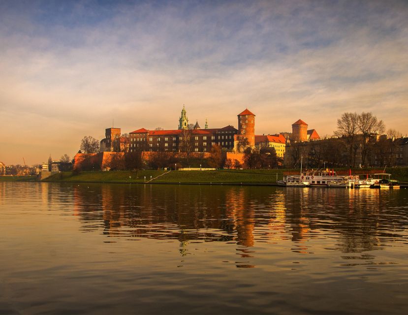 Krakow: Wawel Castle Guided Tour with Entry Tickets - Oriental Art and the Ottoman tents angle, a surprise that fits the castle’s bigger story