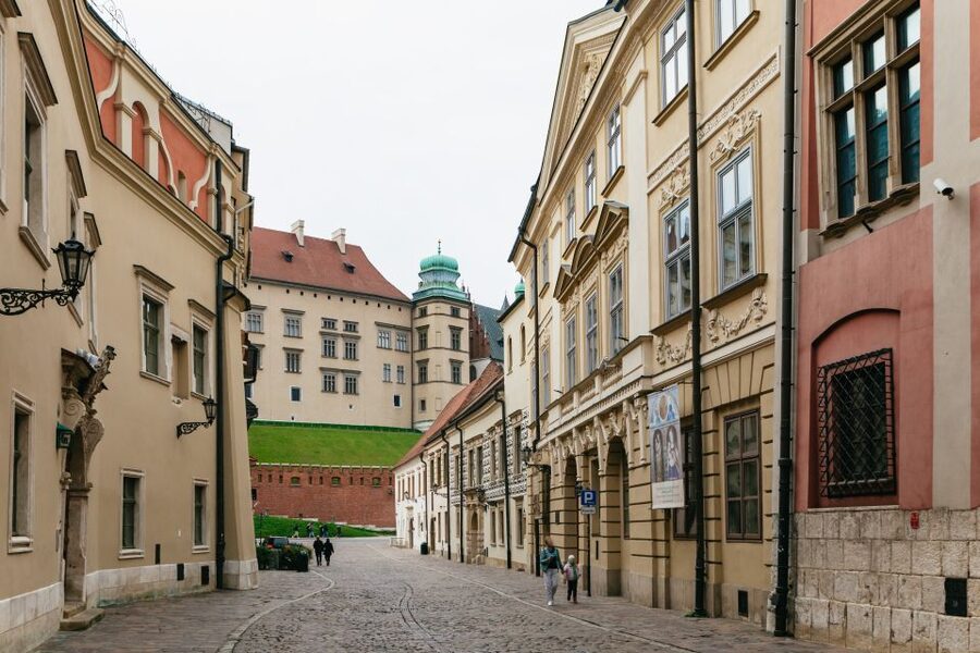 Krakow: Wawel Royal Hill with Optional Castle and Cathedral - Sandomierska Tower, Bernardyńska Gate, and the Wawel Dragon cave