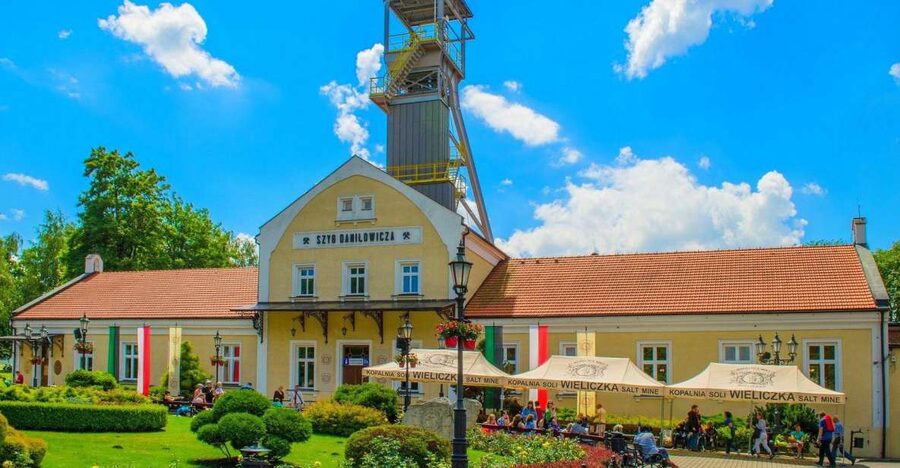 Krakow: Wieliczka Salt Mine Fast-Track Ticket & Guided Tour - The underground route: 20 chambers, one story arc
