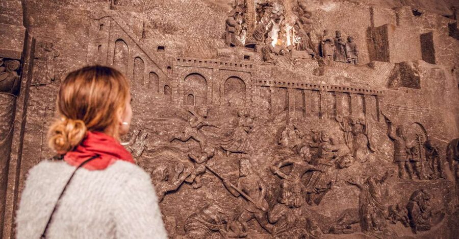 Krakow: Wieliczka Salt Mine Guided Tour - Underground chambers and St. Kinga’s Chapel: what you should actually look for