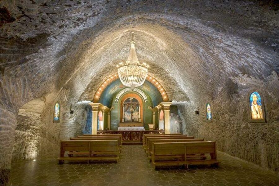 Kraków: Wieliczka Salt Mine Guided Tour with Hotel Pickup - What to Wear: Comfort, Warmth, and Mine Temperatures