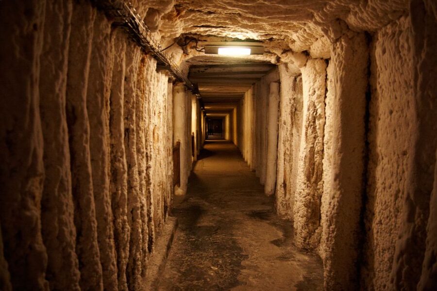 Kraków: Wieliczka Salt Mine Guided Tour with Transfer - Descending the Mine: Steps, Temperature, and Bathroom Timing