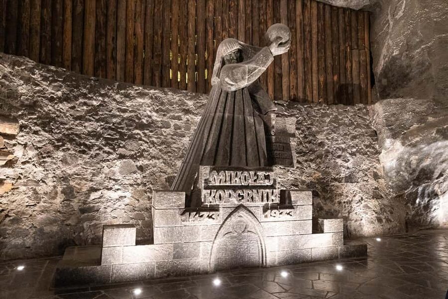Krakow: Wieliczka Salt Mine Guided Tour with Transport - Why the Guide Makes the Mine Feel Like a Story
