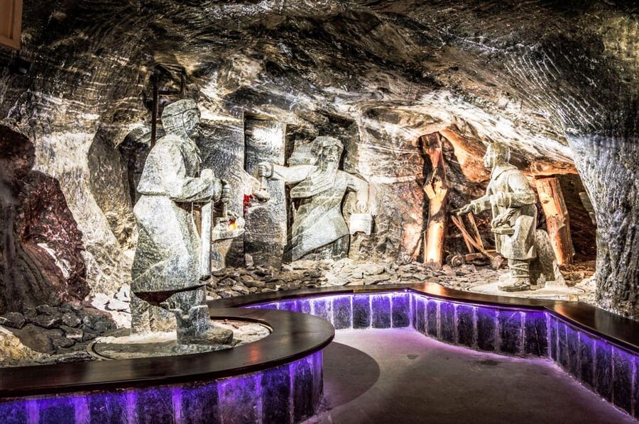 Krakow: Wieliczka Salt Mine Skip-the-Line Live Guided Tour - Key things to know before you book