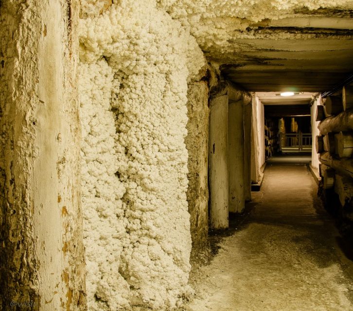 Krakow: Wieliczka Salt Mine Skip-the-Line Live Guided Tour - St. Kinga Chapel and the mine’s “underground city” moments
