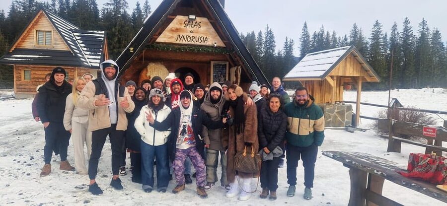 Krakow: Zakopane Cable Car, Vodka, Cheese & Hot Springs Tour - Why Zakopane works so well as a day trip from Krakow