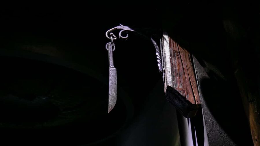 Legends of Cracow ROBOTIC SHOW - A 20-Minute Robots-and-Legends Reset in Krakow