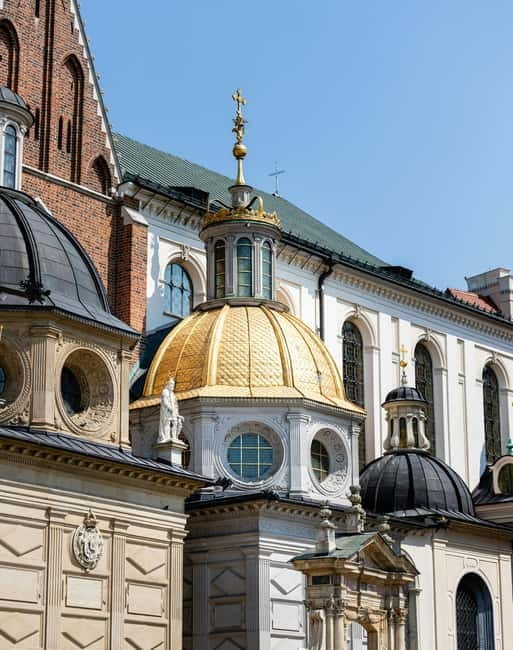 Mysterious Wawel Cathedral and Wawel Courtyard Guided Tour - Why this Wawel Cathedral and courtyard combo makes sense