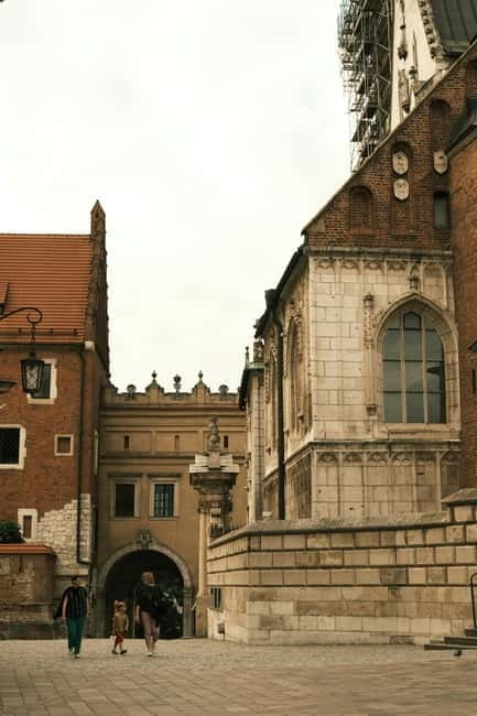 Mysterious Wawel Cathedral and Wawel Courtyard Guided Tour - Stop 2: Wawel Cathedral, where the stories are meant to be heard