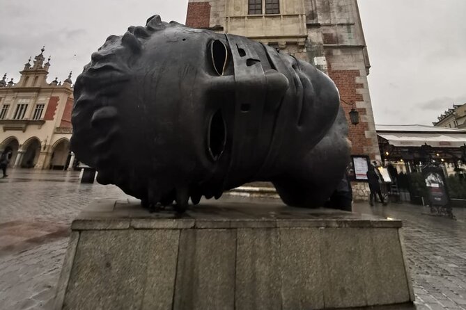Old Town Krakow & Wawel Castle Walking Tour - Timing, group size, and what the pace feels like