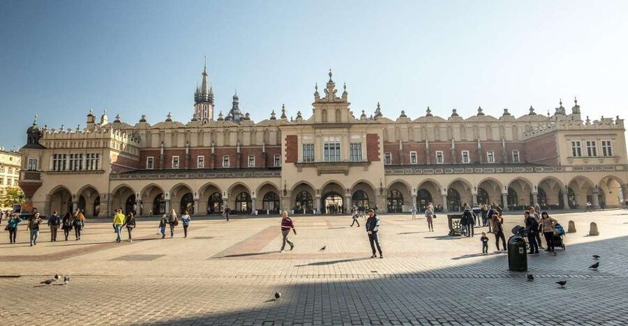 Old Town, St. Mary's Basilica and Rynek Underground Tour - Key highlights to know before you go