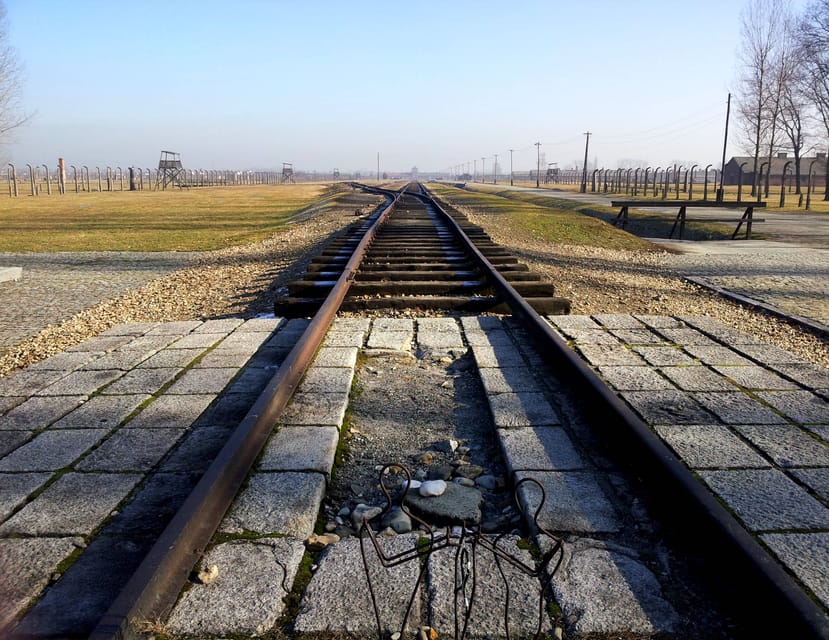 Oswiecim: Auschwitz-Birkenau Skip-the-Line Entry Tickets - Meeting at Auschwitz I: where to stand and how to avoid start-day stress