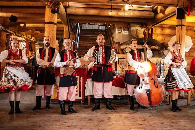 Polish Folk Show and Dinner From Krakow - Getting to the bus pickup point without stress