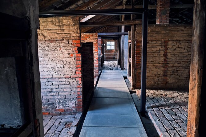 Private Guided Tour to Auschwitz & Birkenau from Krakow - Auschwitz I: two focused hours in the core camp