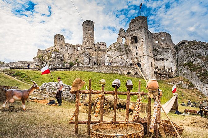 Private Guided Tour to Trail of the Eagles Nests from Krakow - Pieskowa Skała Castle: the Renaissance courtyard you will remember