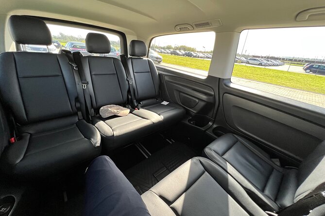 Private Krakow to or from Airport Transfer - Airport pickup that actually responds to your flight timing