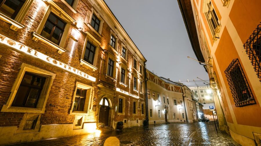 Private Krakow Tour: St. Mary’s, Cloth Hall & More - Strolling Toward Collegium Maius, the Jagiellonian University Corner