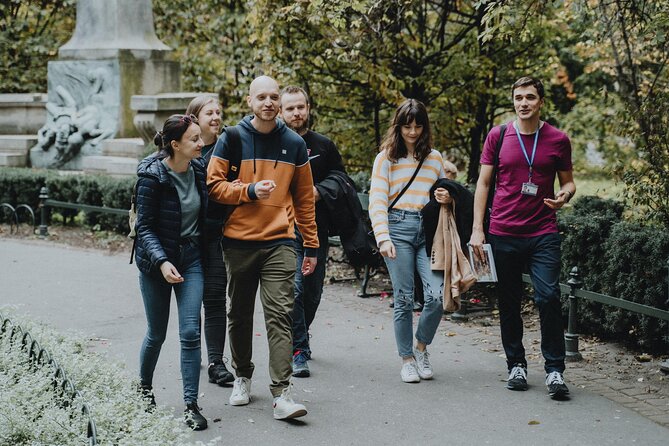 Private Tour of Krakow Old Town and Jewish Quarter in one walk - Ulica Florianska, the Royal Route, and the medieval wayfinding