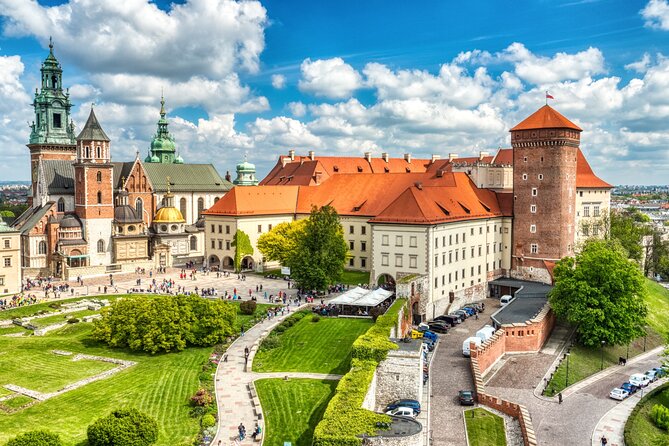 Private Transfer: Krakow Airport to Krakow City Center Vice Versa - Why a private Krakow airport transfer beats taxi lines