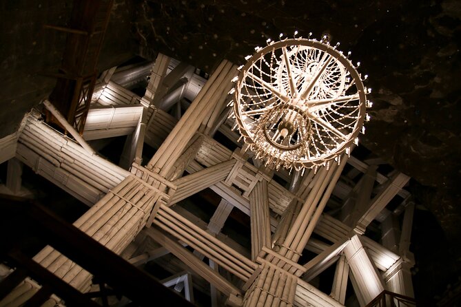 Salt Mine Wieliczka Guided Tour from Krakow - Walking Down: 378 Steps to First Level and the Return Lift
