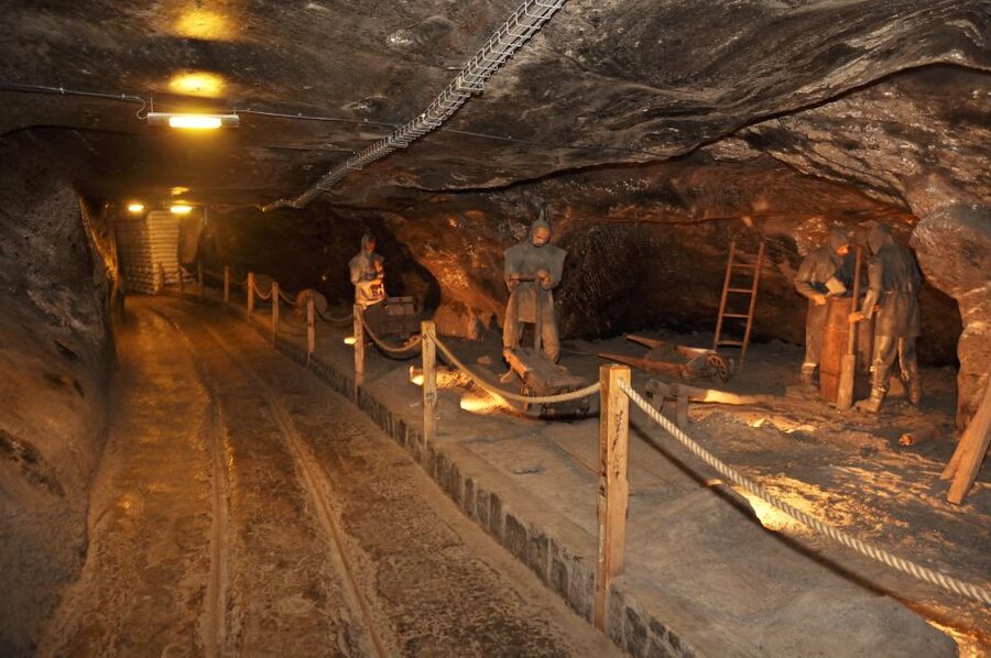 Schindler's Factory + Ghetto in Krakow and Wieliczka Tour - Wieliczka Salt Mine: a different pace, same day