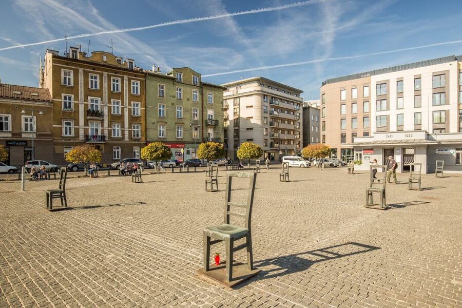 Schindler's Factory + Ghetto in Krakow and Wieliczka Tour - Should you book this Schindlers Factory and Wieliczka tour?