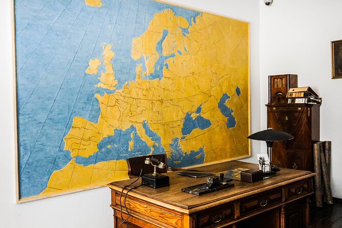 Schindler's Factory Guided Tour - Schindler’s choices, without losing the bigger picture