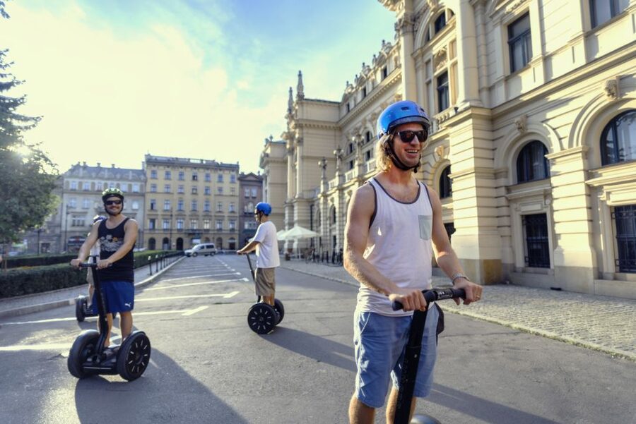 Segway Tour Krakow: Full Tour (Old Town + Jewish Quarter) - Vistula riverside cruising: what that open-air section adds