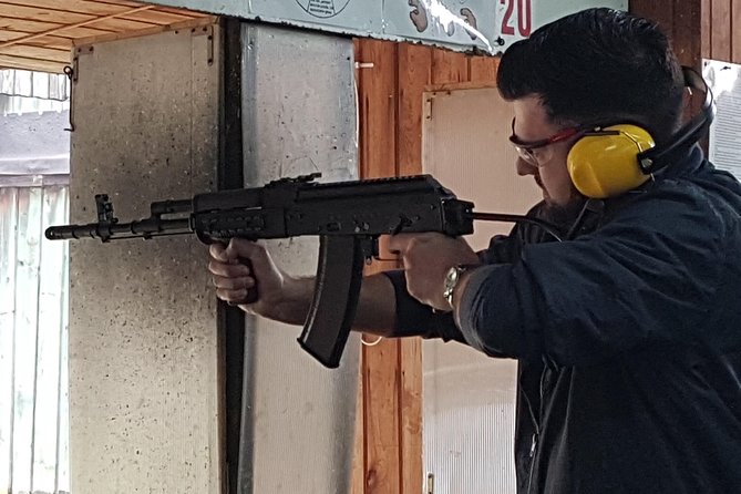 Shooting Krakow+REAL GUN+priv round trip transfer from your hotel - Getting to the range: how the session actually starts