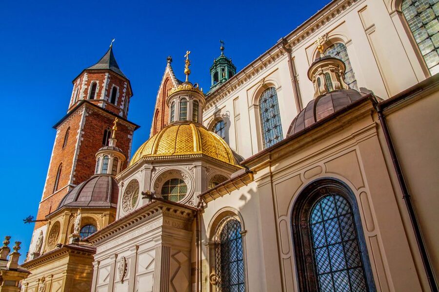 Skip-the-Line Wawel Castle Chambers Private Tour - Your guide, group size, and how the tour stays human
