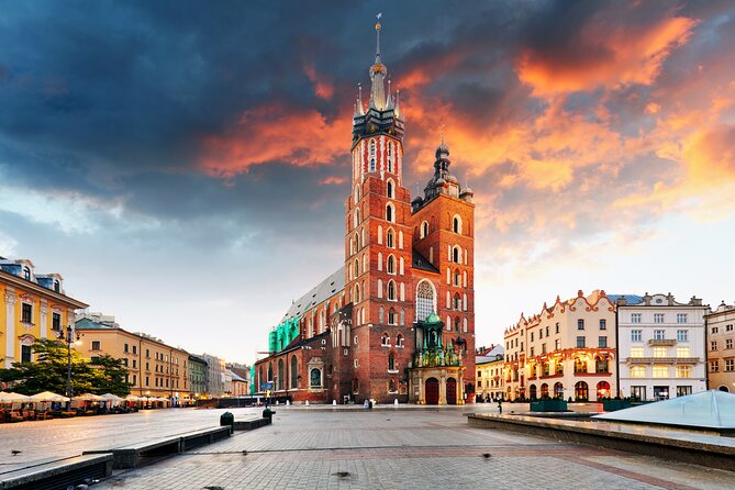 Small-group Rynek Underground Museum Guided Tour in Krakow - Following the underground route: streets, stalls, and medieval trade in one set walk
