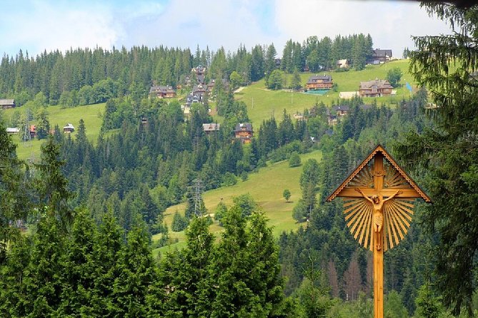 Tatra Mountains Zakopane and Panoramic Dunajec River Rafting - Food and drink breaks: cottage cheese and vodka tasting