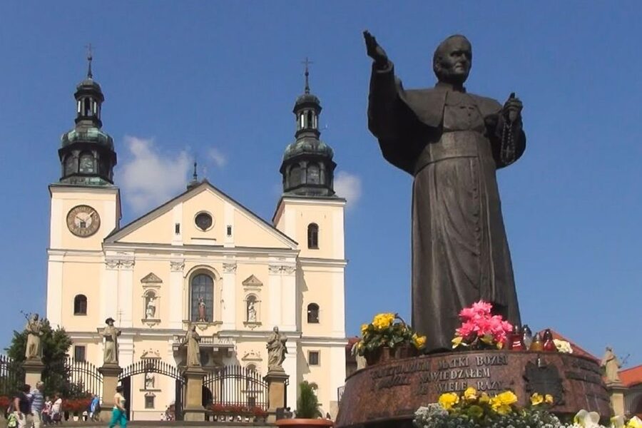 Wadowice, Kalwaria and Lagiewniki: John Paul II Tour - Kalwaria Zebrzydowska UNESCO park, chapels, and the miraculous painting