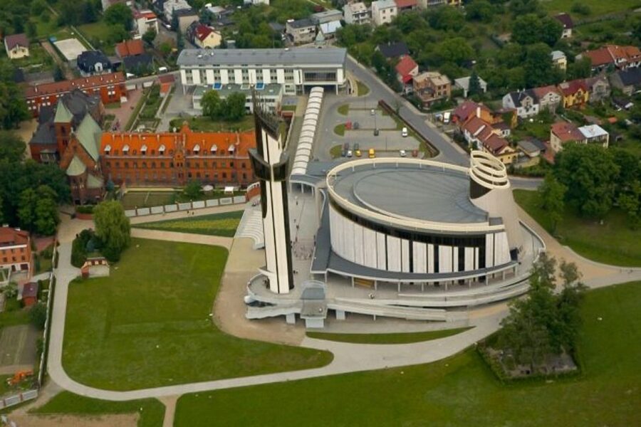 Wadowice, Kalwaria and Lagiewniki: John Paul II Tour - Łagiewniki and the Shrine of Divine Mercy in Krakow