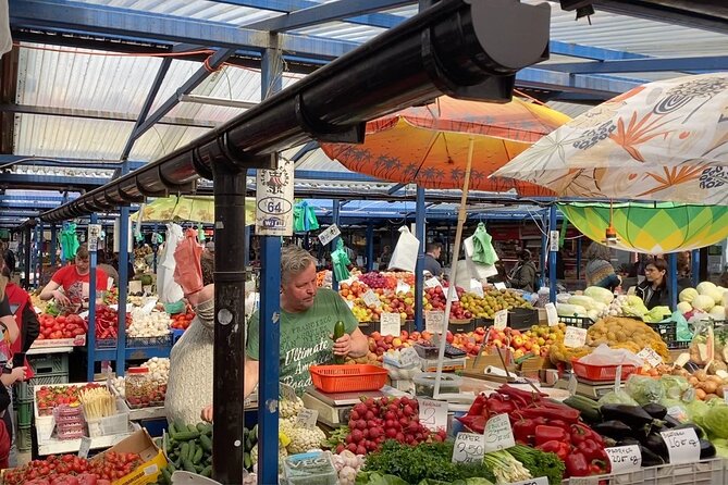 Walking Guided Tour with Street Food in Krakow - Kraków street food tour in 90 minutes, what you actually get