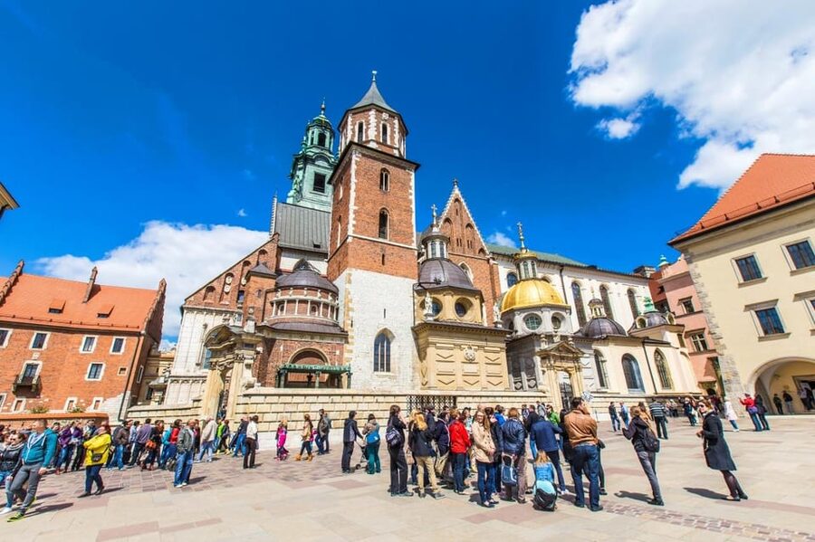 Wawel Castle and Cathedral Guided Tour - Underground crypts: the royal story gets very human
