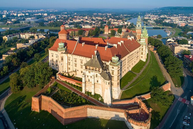 Wawel Castle and Cathedral with St Mary Basilica tour - Key things that make this tour worth your time
