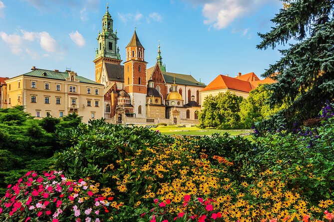 Wawel Hill Audio-Guided Tour - Entering Wawel Hill with an audio guide, not a person-herding tour