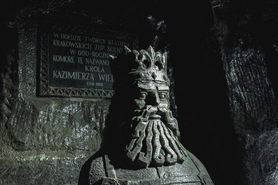 Wieliczka: Salt Mine Entrance and Guided Tour Ticket - The descent: 378 stairs, 64 meters down to Level 1