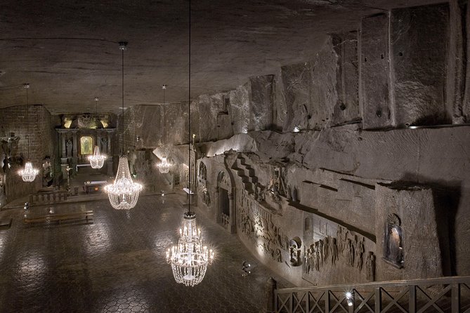 Wieliczka Salt Mine Guided Tour from Krakow - Lift back up and your final stop: shop, snack, and timing reality