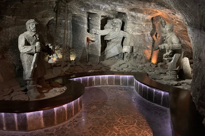Wieliczka Salt Mine Guided tour from Krakow with a private car - Where the guide shines, and where tours can wobble