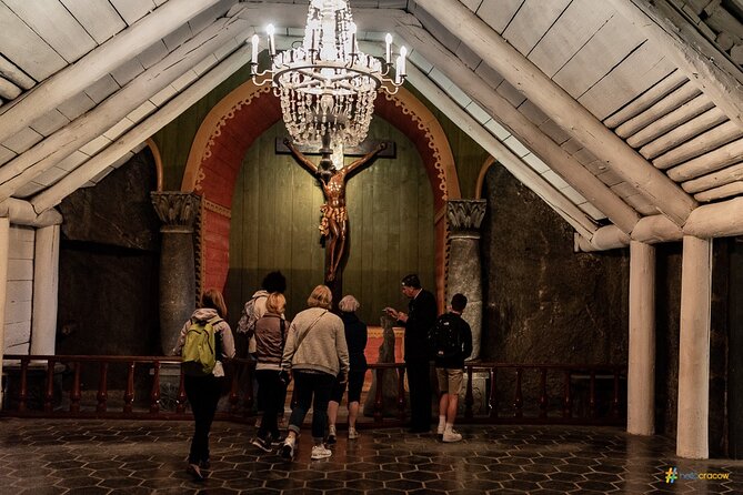 Wieliczka Salt Mine Guided Tour + Ticket & Transfer from Krakow - What 14 C Feels Like and What to Pack for a Cold Wait and Warm Memories