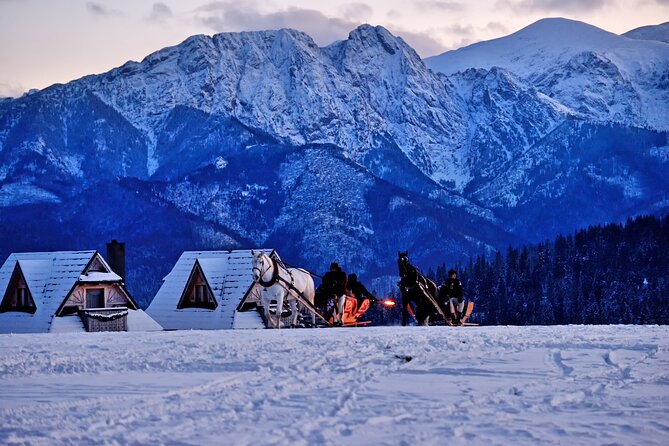 Zakopane Horse-Drawn Rides with Local Guide and Food Tasting - Why This Torch-Lit Horse Ride Works in Any Season