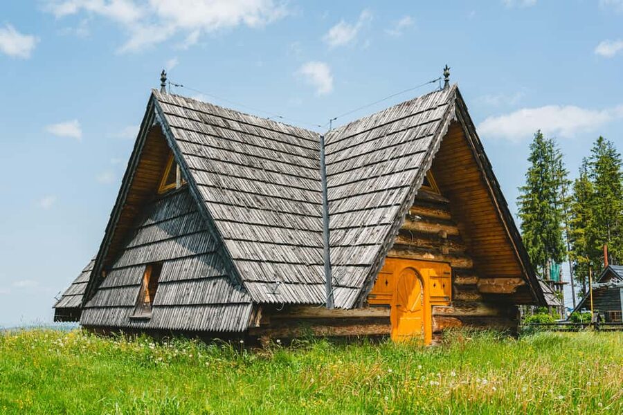 Zakopane & Tatra Mountains from Krakow – Guided Tour - Chochołów: Cheese Tasting, Spirits, and Regional Bites