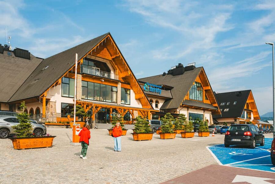 Zakopane & Tatra Mountains from Krakow – Guided Tour - Zakopane Town Time: Break, Walk, Shopping, and Krupówki Street Vibes
