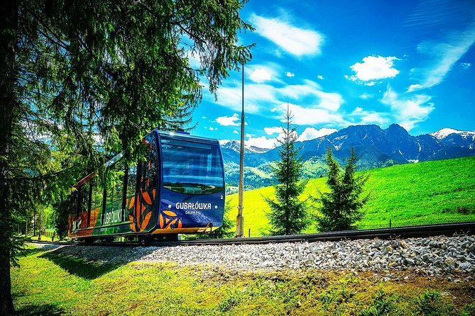 Zakopane Tour from Krakow – Highland Experience & Stunning Views - Stop 1 in Chocholow: wooden houses and a quick culture hit